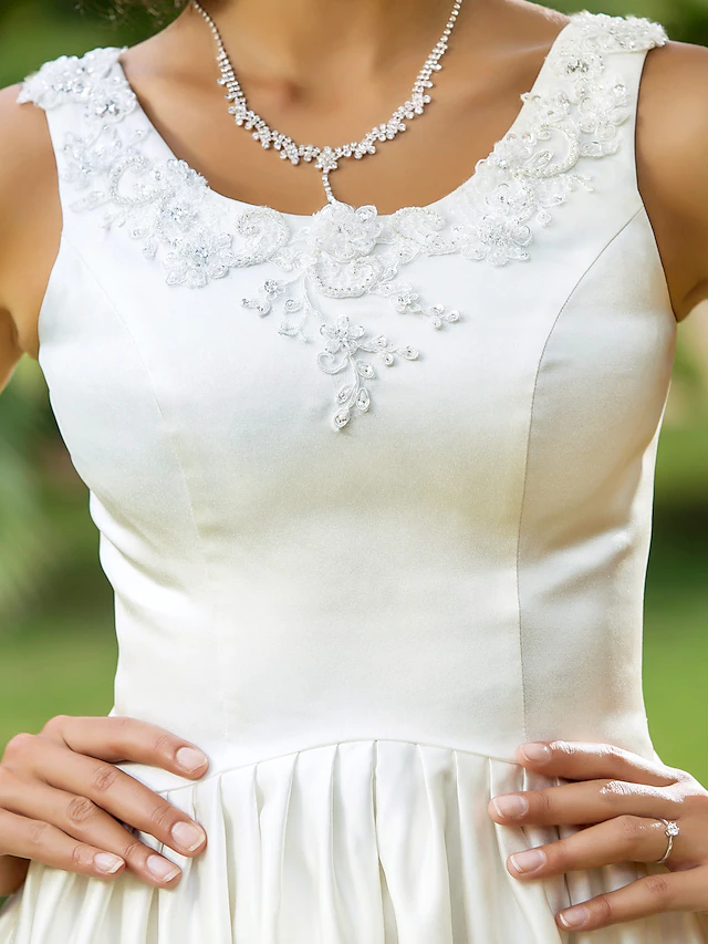 Luolandi A-Line Wedding Dresses Scoop Neck Asymmetrical Satin Sleeveless with Beading Appliques Pocket