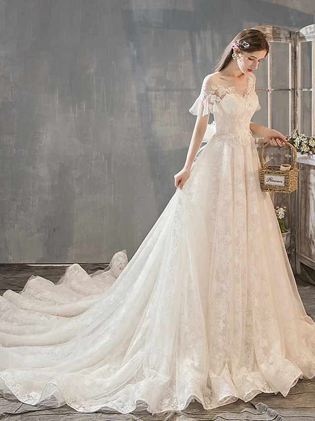 Luolandi Princess A-Line Wedding Dresses Jewel Neck Court Train Lace Tulle Short Sleeve Romantic with Bow(s) Beading