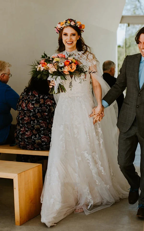 Luolandi A-Line V-Neck Lace Modern Wedding Dress Short Sleeves With Appliques Beautiful