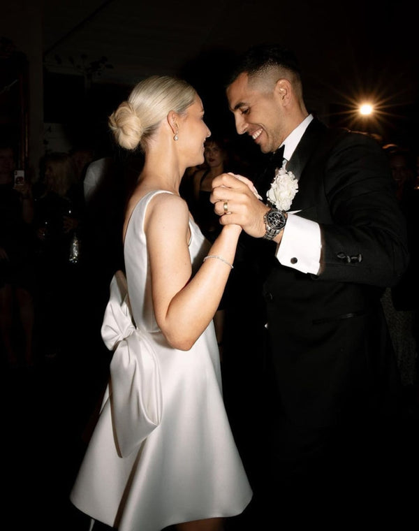 Luolandi A-Line Satin V-Neck Short Wedding Dress with Bow Sexy