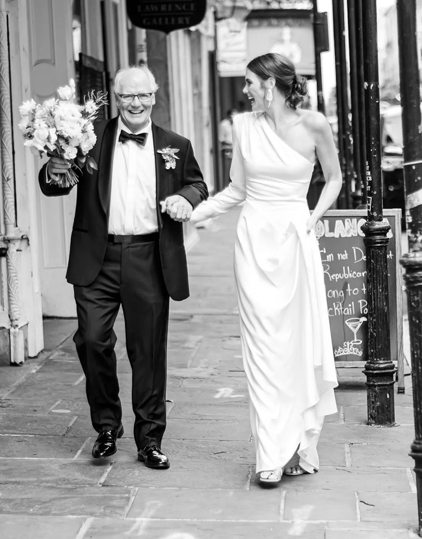 Luolandi Elegant One Shoulder Wedding Dress with Sleeve Floor Length With Slit Pure Color