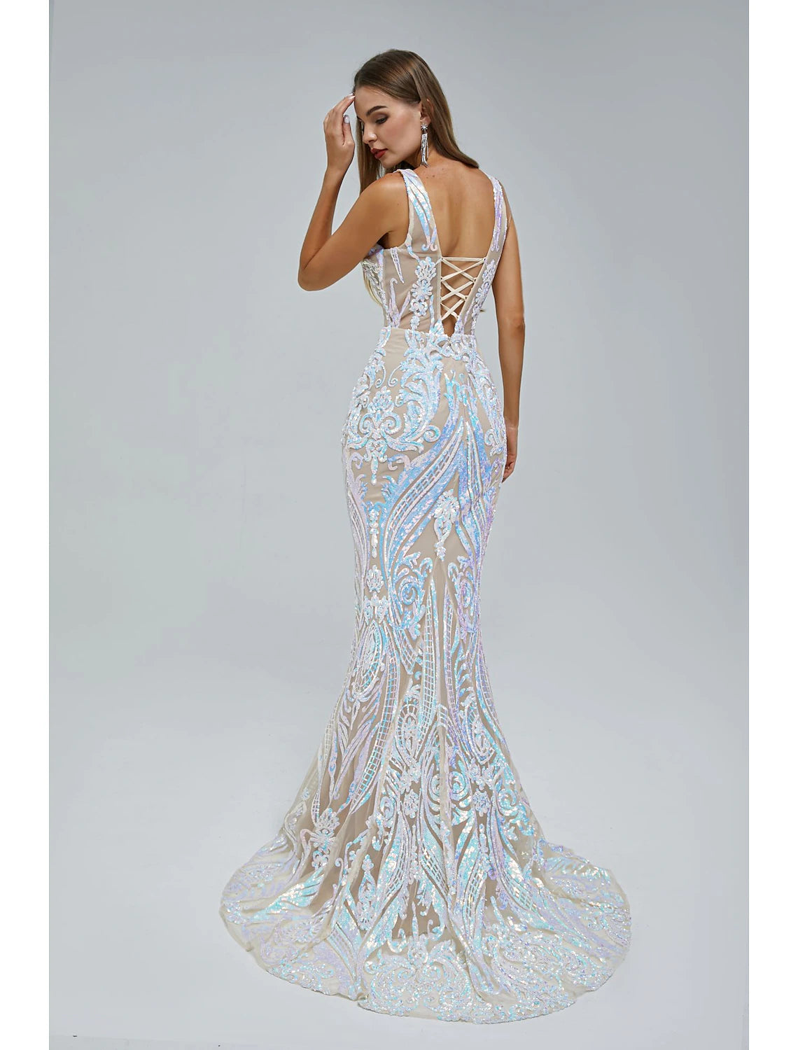 Luolandi Mermaid / Trumpet Evening Gown Sparkle & Shine Dress Wedding Guest Engagement Court Train Sleeveless V Neck Sequined