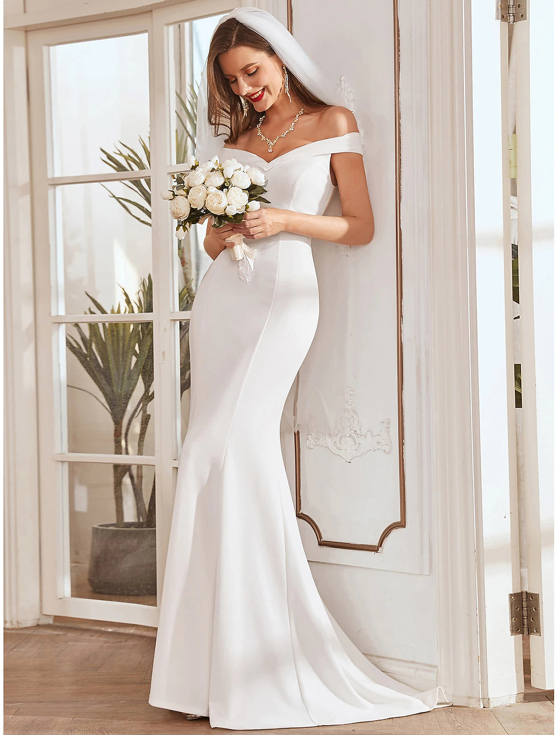 Luolandi Reception Casual Wedding Dresses Mermaid / Trumpet Off Shoulder Cap Sleeve Sweep / Brush Train Fabric Bridal Gowns With Pleats