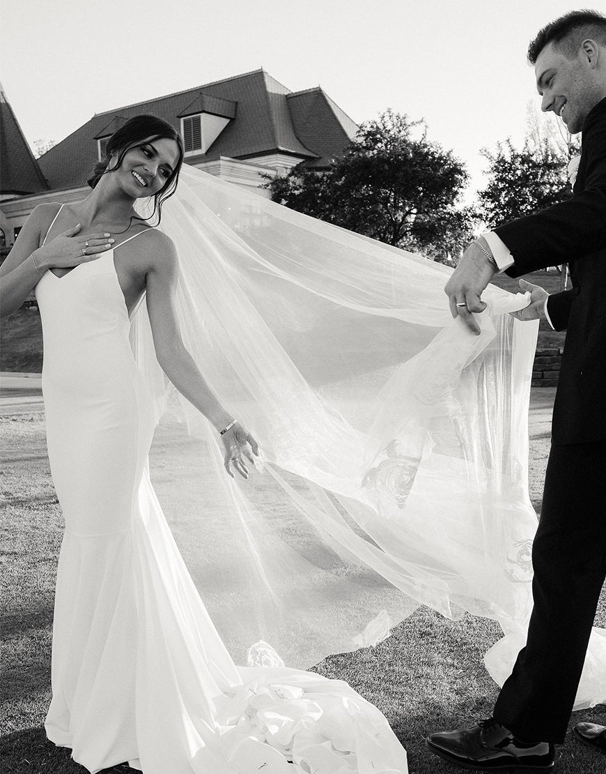 Luolandi Beach Mermaid Simple Wedding Dress V-neck Floor Length Pure Color Sexy