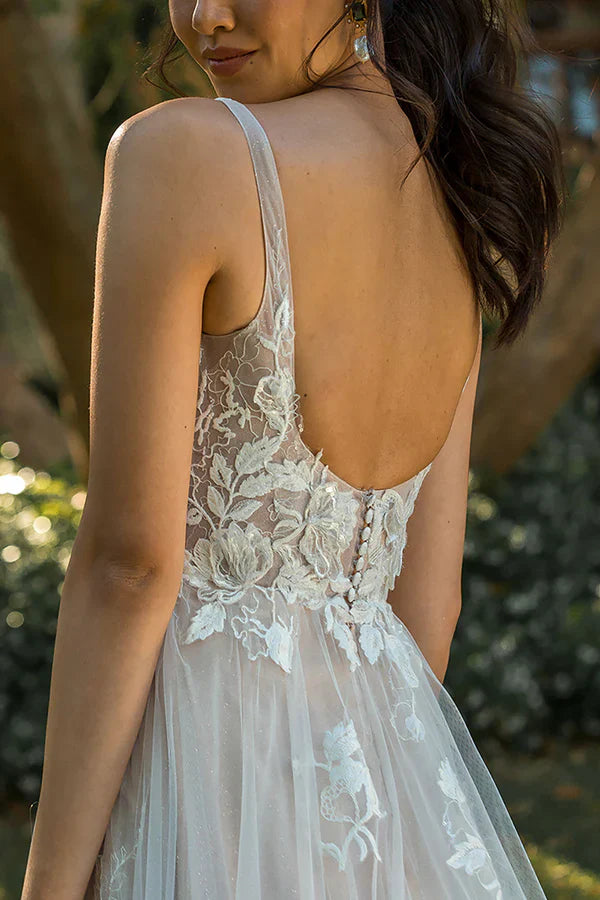 Luolandi A-neck V-neck lace decal bohemian style wedding dress with sweeping train Beautiful Without Headscarf