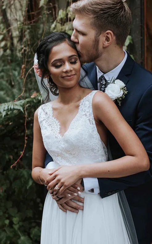 Luolandi Bohemian A Line Sweep-Train Chiffon Lace Scalloped Sleeveless Wedding Dress Elegant