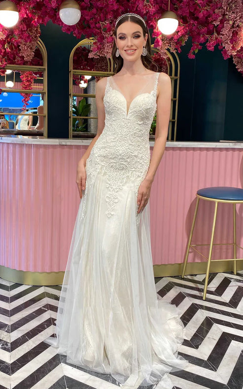 Luolandi Bohemian Mermaid Lace Tulle V-neck Sleeveless Wedding Dress With Appliques and Pleats Elegant