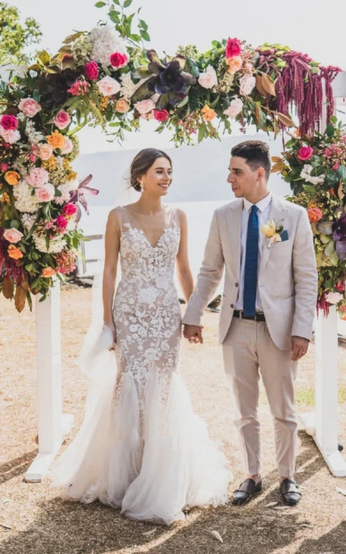 Luolandi Boho Mermaid Vintage Beach V-neck Ethereal Fairy Wedding Dress with Lace Appliques Beautiful