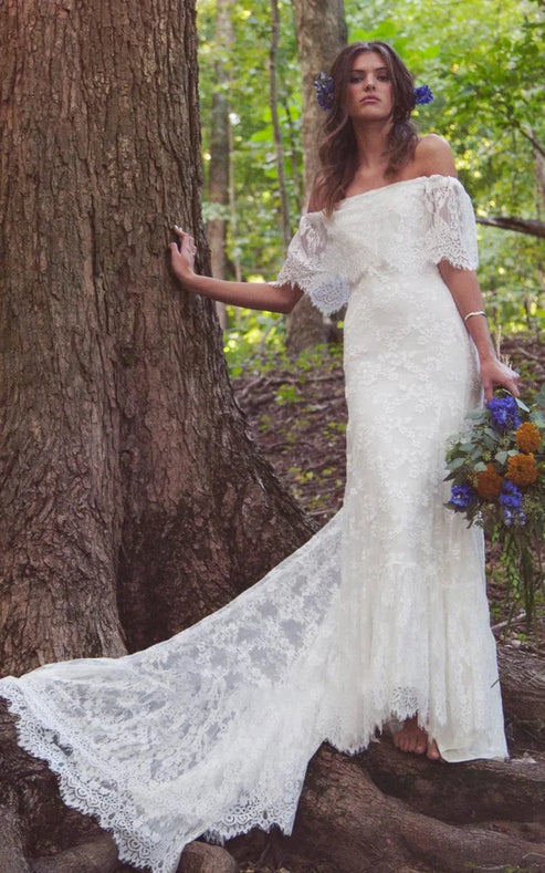 Luolandi Boho Off-Shoulder Sheath Scalloped Lace Wedding Dress With Long Train Beautiful