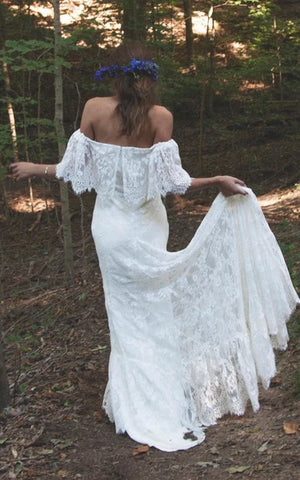 Luolandi Boho Off-Shoulder Sheath Scalloped Lace Wedding Dress With Long Train Beautiful