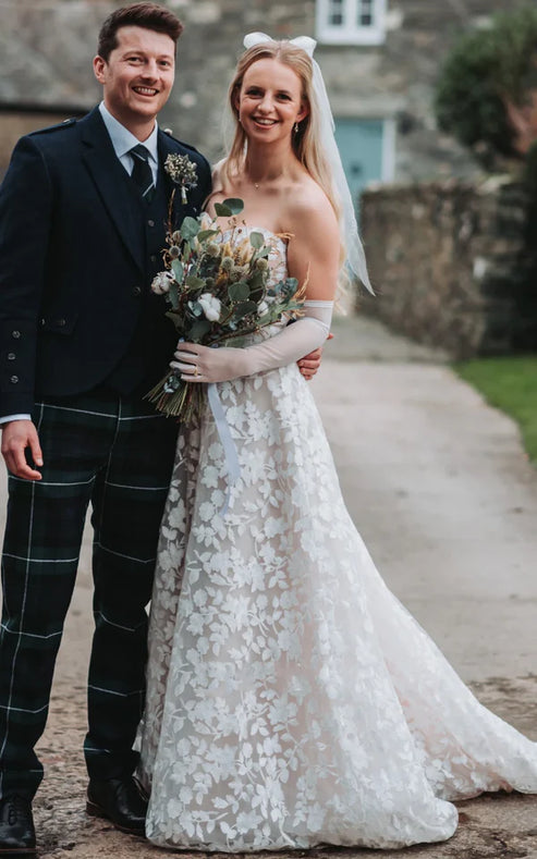 Luolandi Boho Strapless Garden Marriage Dress A-Line with Appliques Lace Sweep Train Without Gloves