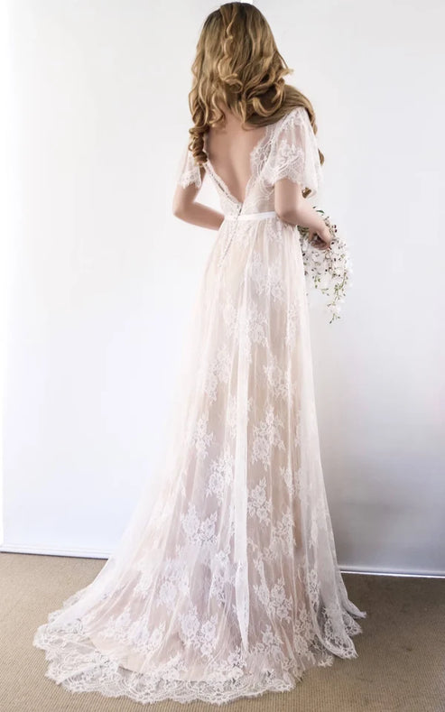 Luolandi Boho V-neck Beach A-line Country Elegant Lace Petals Illusion Bell Wedding Dress with Train Beautiful
