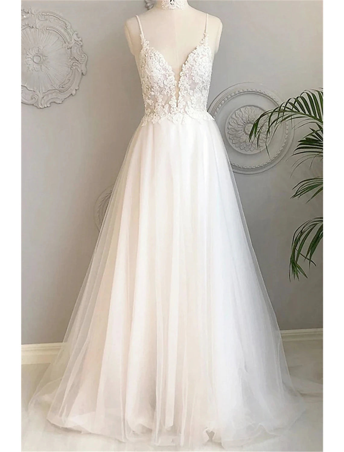 Luolandi Beach Wedding Dresses Court Train A-Line Spaghetti Strap Sweetheart Lace With Buttons