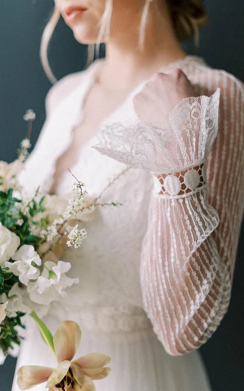 Luolandi Casual A-Line Bateau Lace Tulle Wedding Dress With Long Sleeve And Sash Elegant