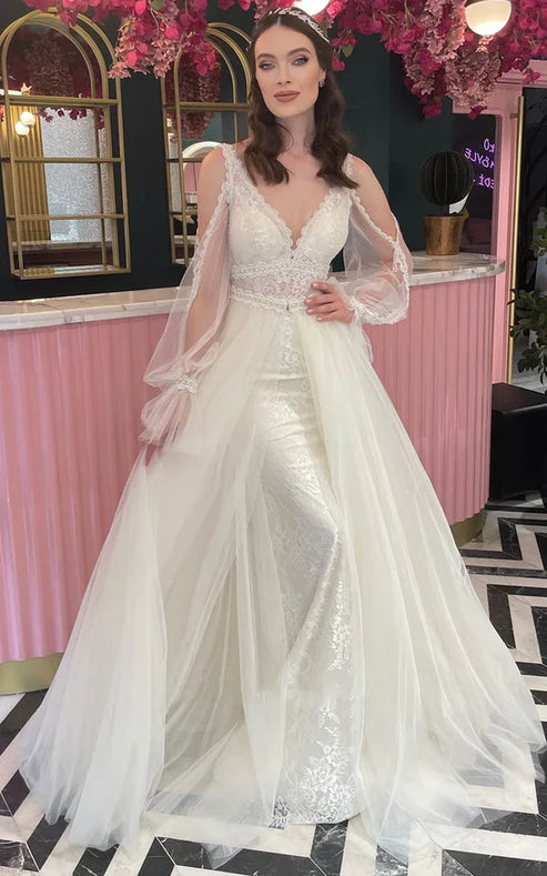 Luolandi Casual A Line Scalloped Tulle Sweep Train Wedding Dress with Appliques Beautiful