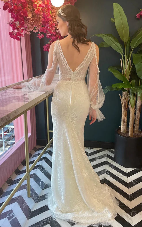 Luolandi Casual A Line Scalloped Tulle Sweep Train Wedding Dress with Appliques Beautiful