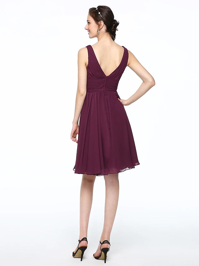Luolandi A-Line Bridesmaid Dress V Neck Sleeveless Elegant Short / Mini Chiffon with Pleats Pure Color