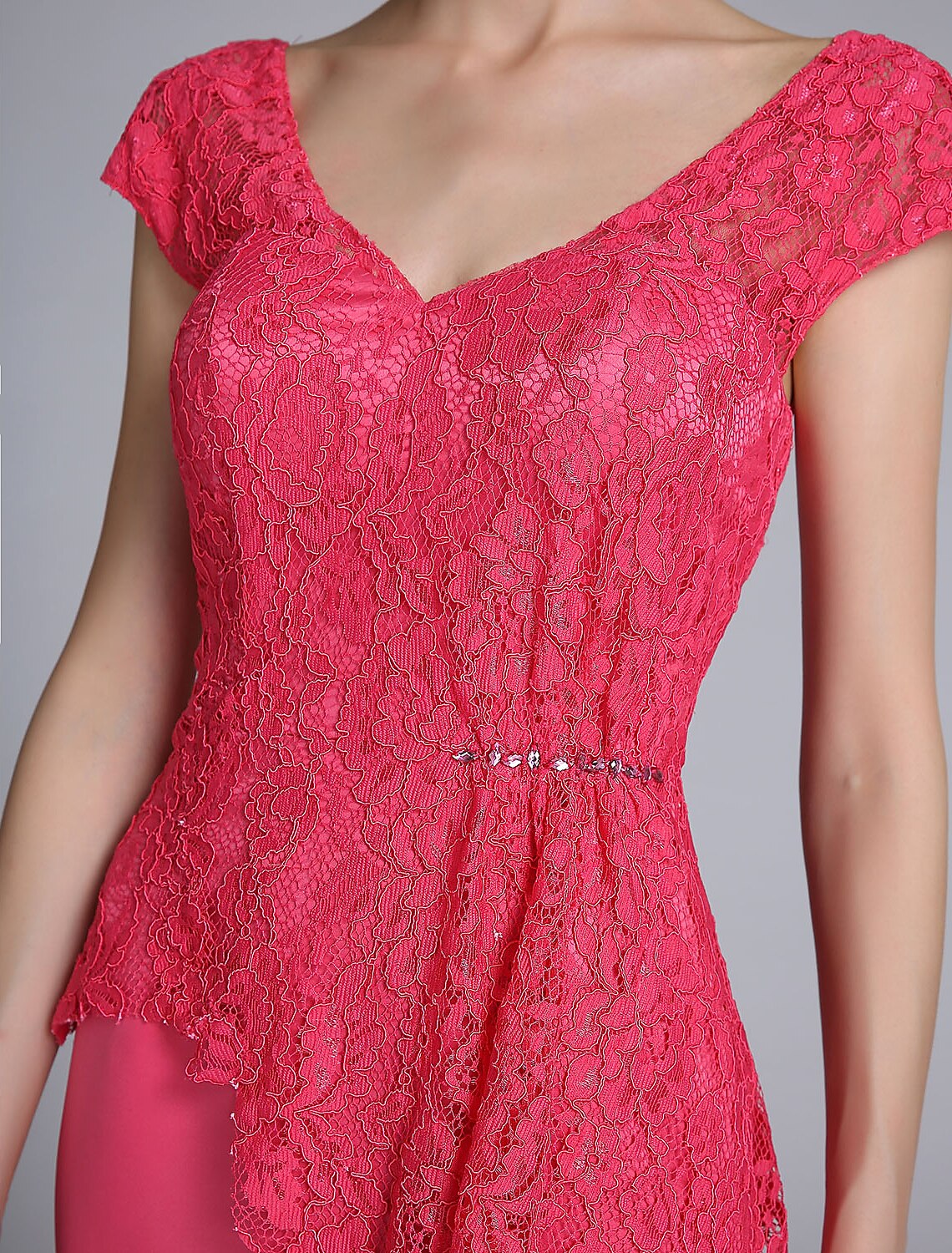 Luolandi Mermaid / Trumpet Mother of the Bride Dress Elegant V Neck Sweep / Brush Train Lace Short Sleeve Charming Evening Party Dress