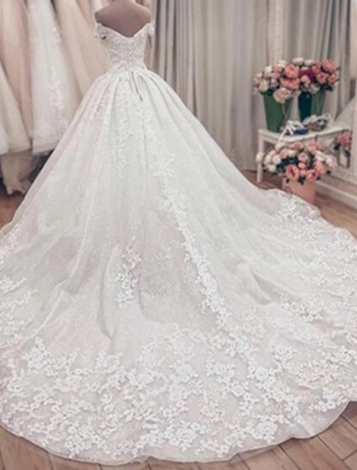 Luolandi Engagement Formal Wedding Dresses Ball Gown Off Shoulder Cap Sleeve Chapel Train Lace Bridal Gowns