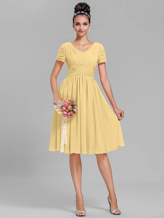 Luolandi Sheath / Column Bridesmaid Dress V Neck Short Sleeve Vintage Inspired Knee Length Chiffon with Ruched
