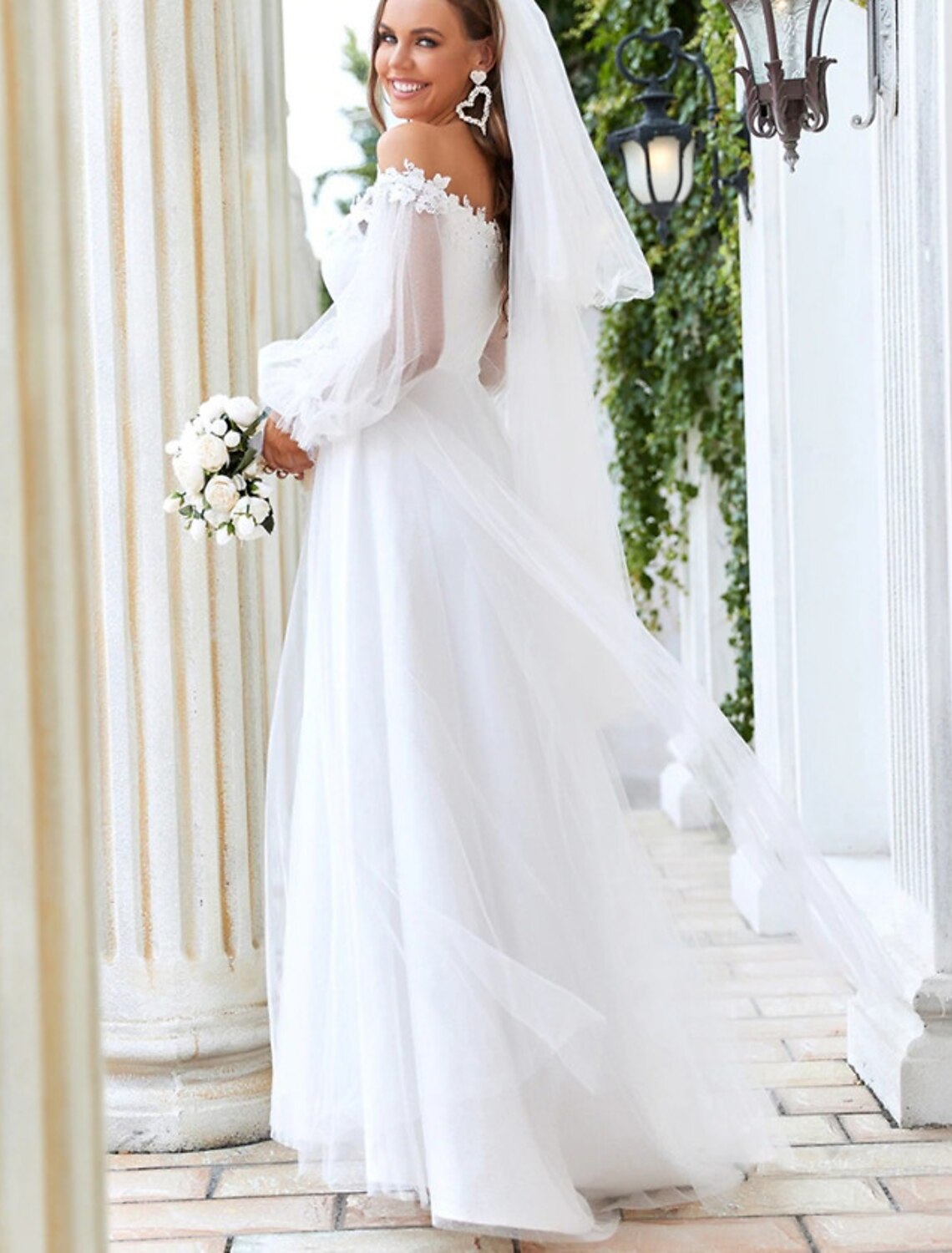 Luolandi Beach Wedding Dresses A-Line Off Shoulder Long Sleeve Floor Tulle Bridal Gowns With Lace Insert Appliques