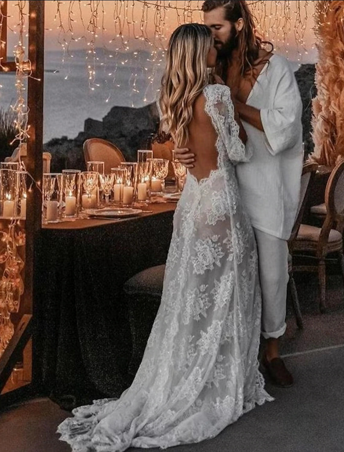 Luolandi Beach Sexy Boho Wedding Dresses A-Line V Neck Long Sleeve Sweep / Brush Train Lace Bridal Gowns With Appliques