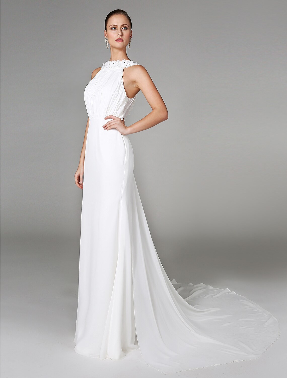 Luolandi Wedding Dresses Sheath / Column High Neck Sleeveless Chapel Train Chiffon Bridal Gowns
