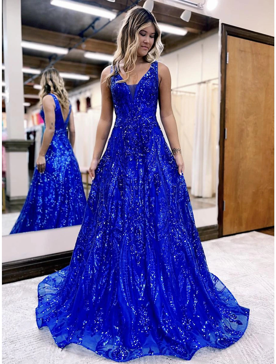 Luolandi A-Line Prom Dresses Sparkle & Shine Dress Formal Floor Length Sleeveless V Neck Sequined V Back