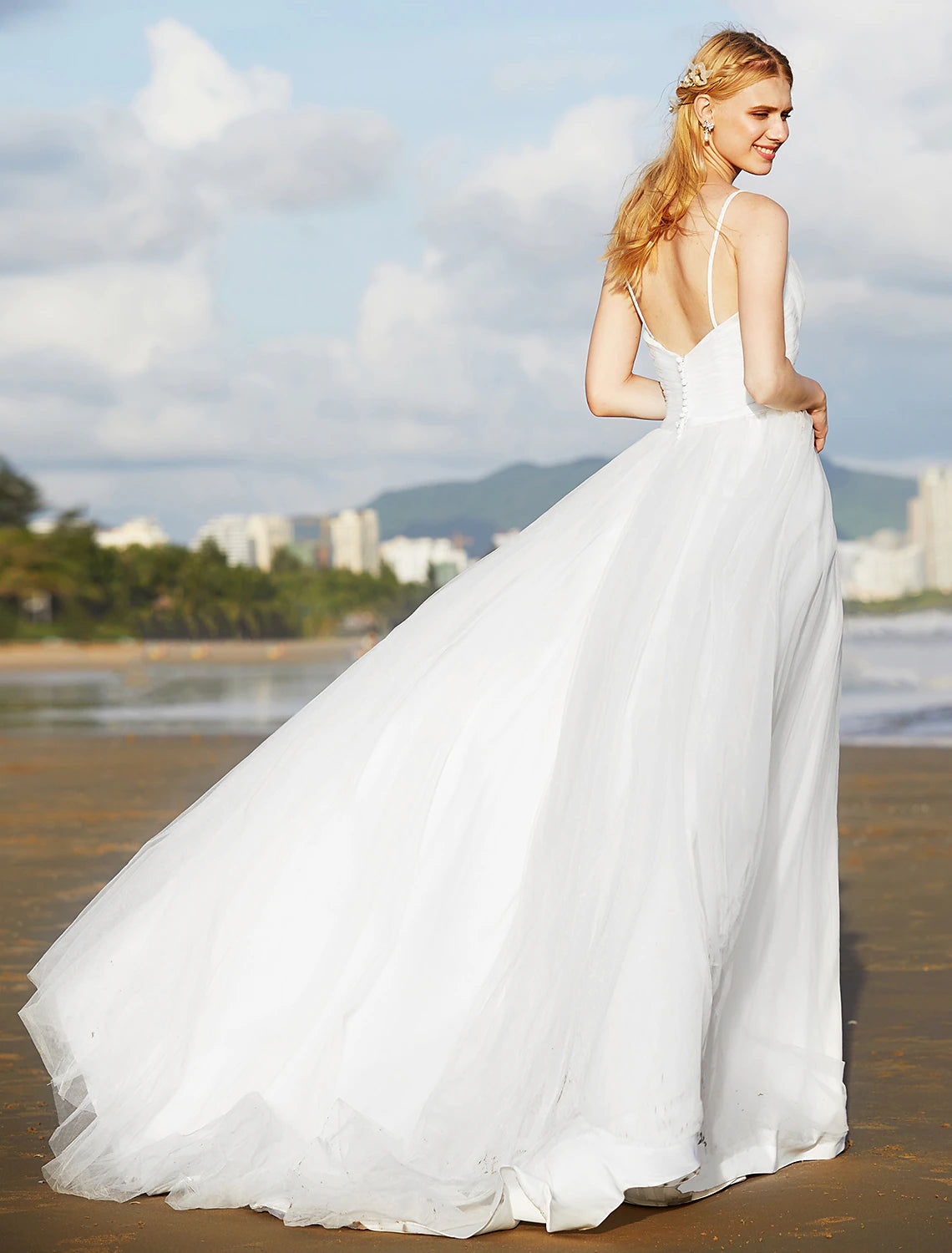 Luolandi Beach Wedding Dresses A-Line Spaghetti Strap Sleeveless Sweep / Brush Train Chiffon Bridal Gowns With Sashes