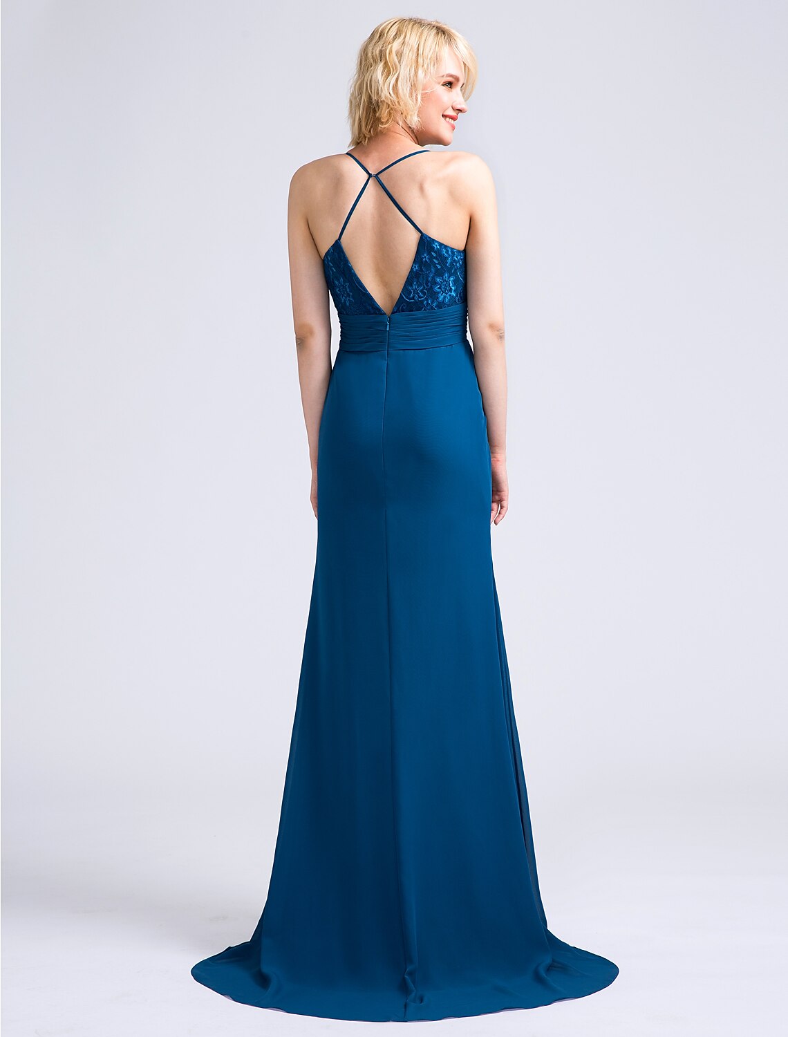 Luolandi Sheath / Column Bridesmaid Dress Spaghetti Strap Sleeveless Open Back Sweep / Brush Train Chiffon / Lace with Lace / Ruched