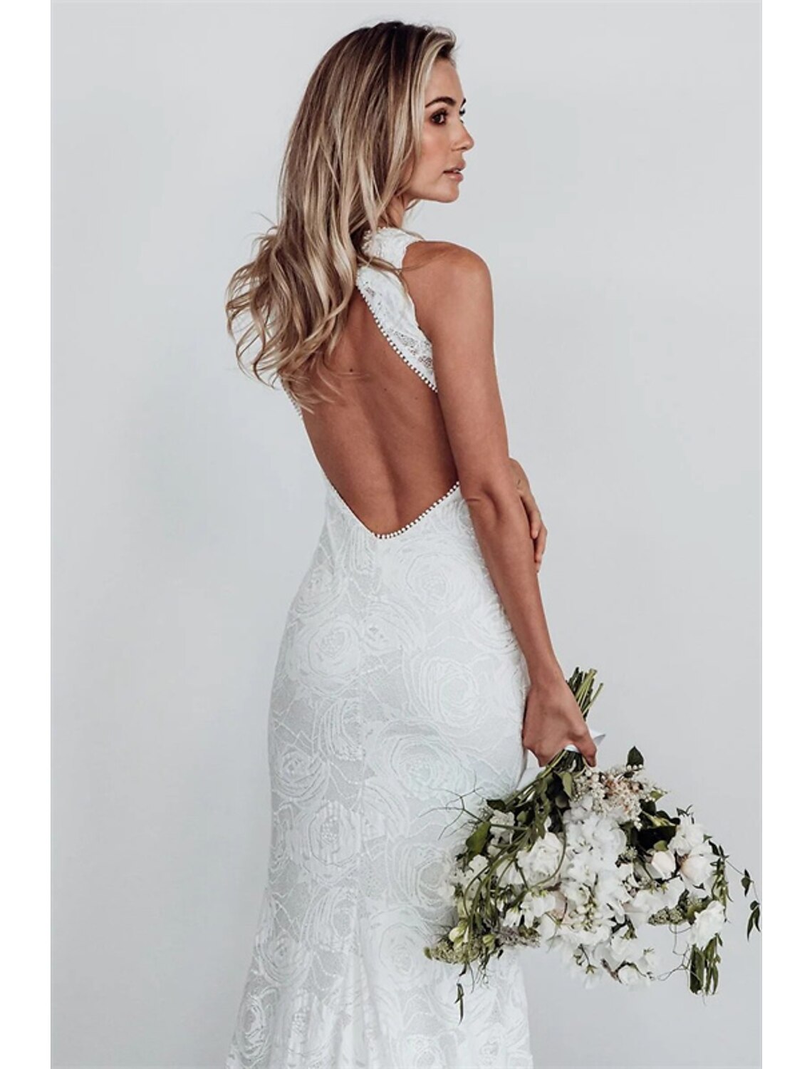 Luolandi Beach Open Back Boho Wedding Dresses Mermaid / Trumpet Halter Sleeveless Chapel Train Lace Bridal Gowns With Appliques Solid Color Fall Wedding Party