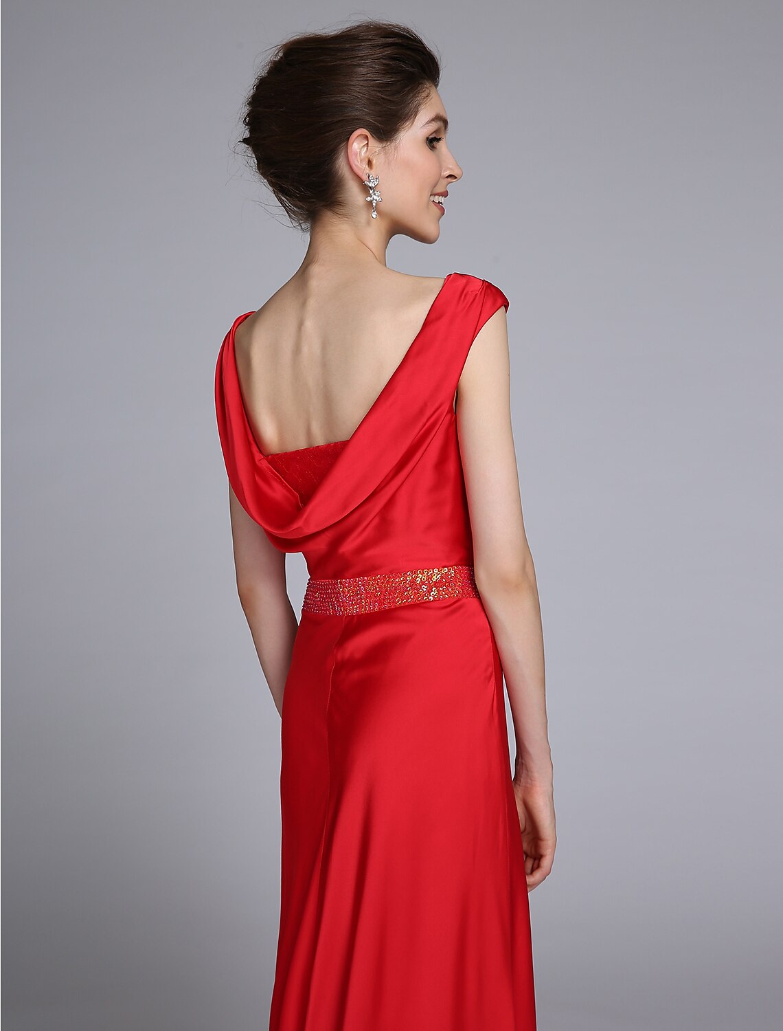 Luolandi Sheath / Column Mother of the Bride Dress Open Back Cowl Neck Court Train Taffeta Sleeveless