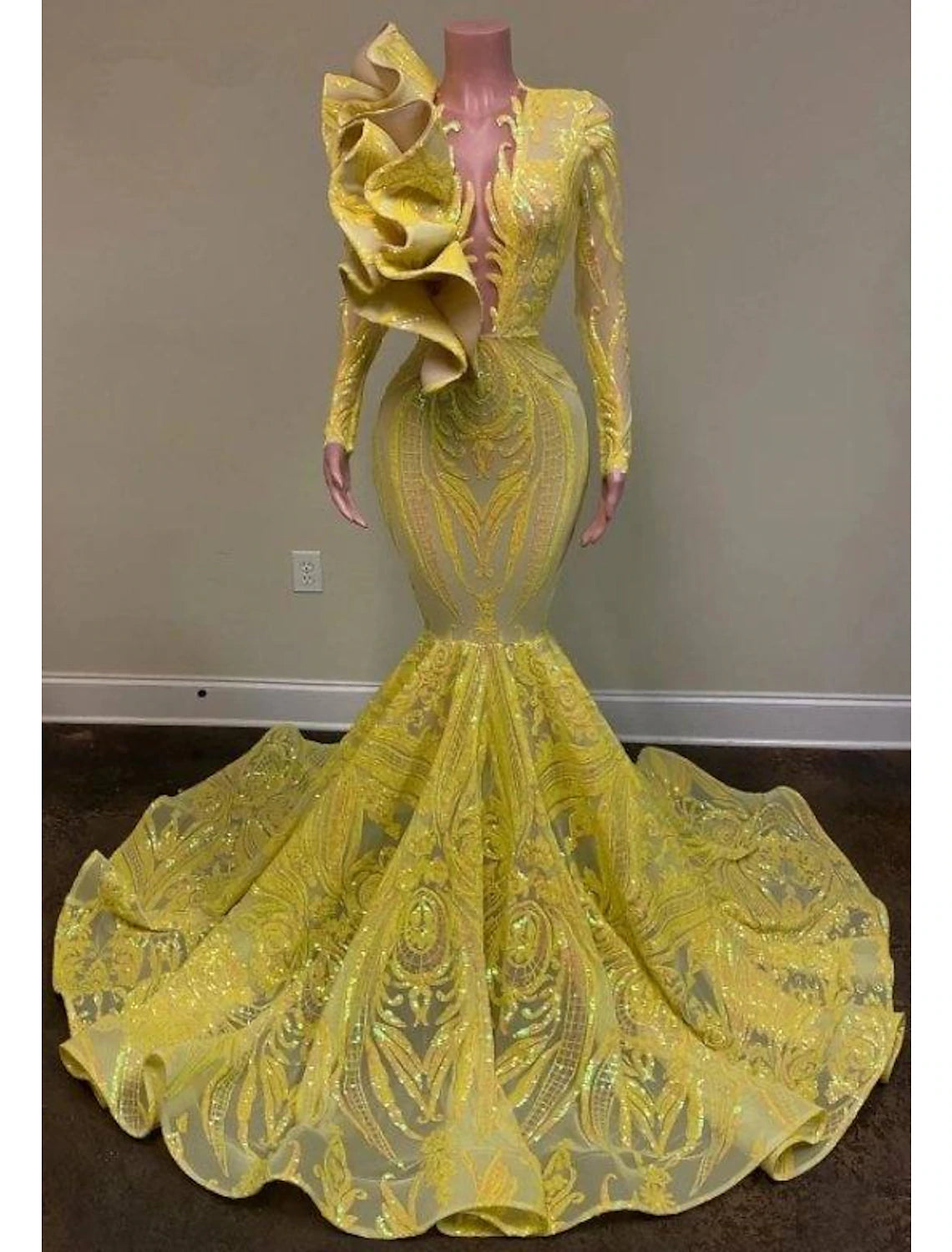 Luolandi Mermaid / Trumpet Evening Gown Floral Dress Carnival Formal Chapel Train Long Sleeve Jewel Neck African American Sequined