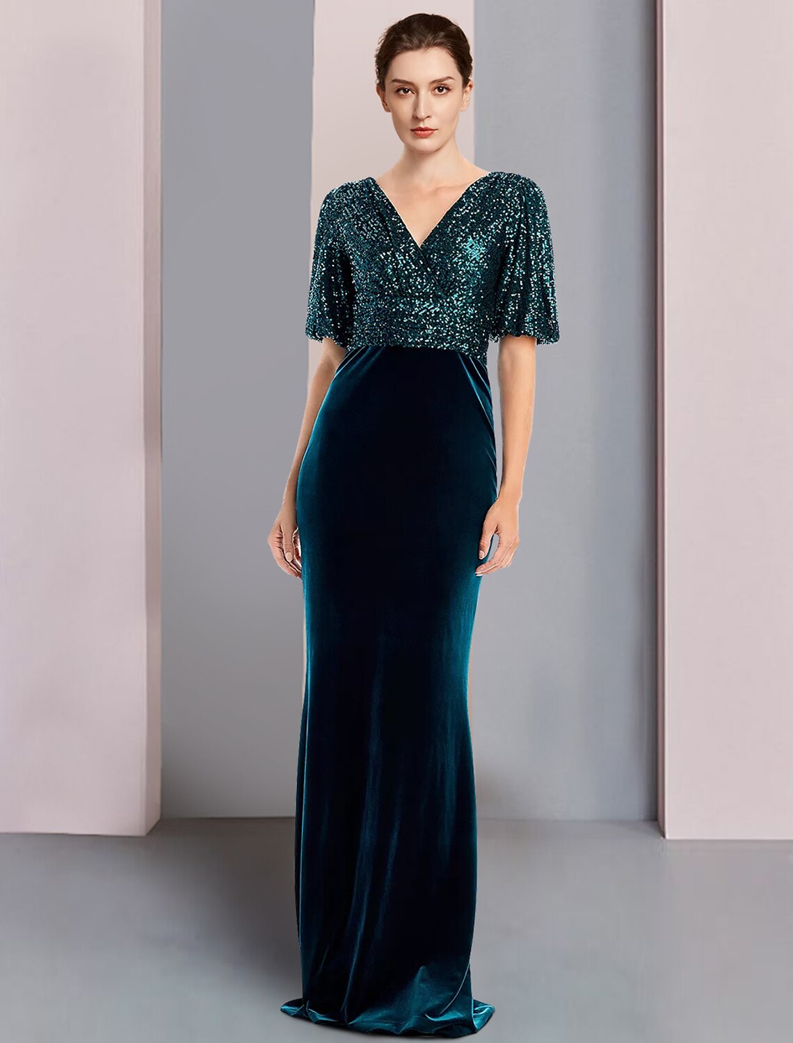Luolandi Sheath / Column Mother of the Bride Dress Formal Wedding Guest Elegant Vintage V Neck Sweep / Brush Train Sequined Velvet Half Sleeve with Color