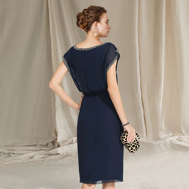 Luolandi Sheath / Column Mother of the Bride Dress Plus Size Elegant Jewel Neck Knee Length Chiffon Cap Sleeve