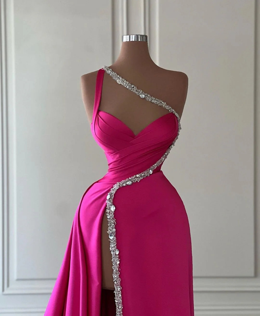 Luolandi Elegant Long Fuchsia One Shoulder Jewels Sleeveless Prom Dress Long Slit Sexy Evening Dress