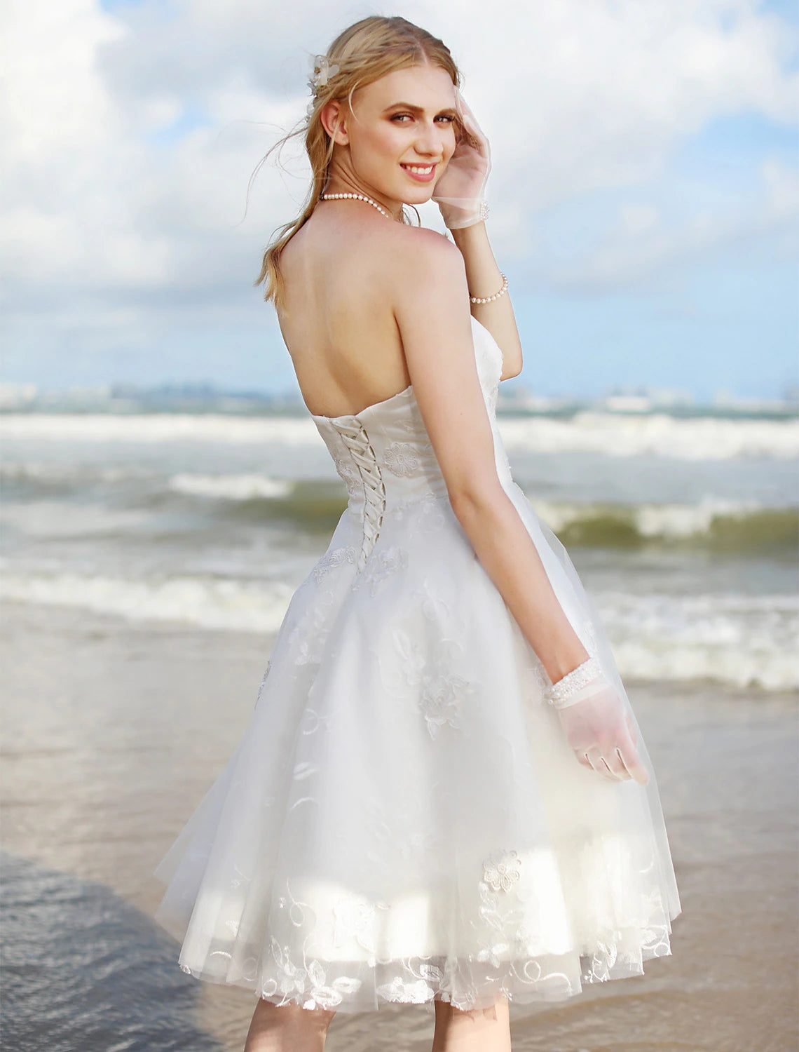 Luolandi Hall Boho Wedding Dresses A-Line Sweetheart Strapless Knee Length Lace Bridal Gowns