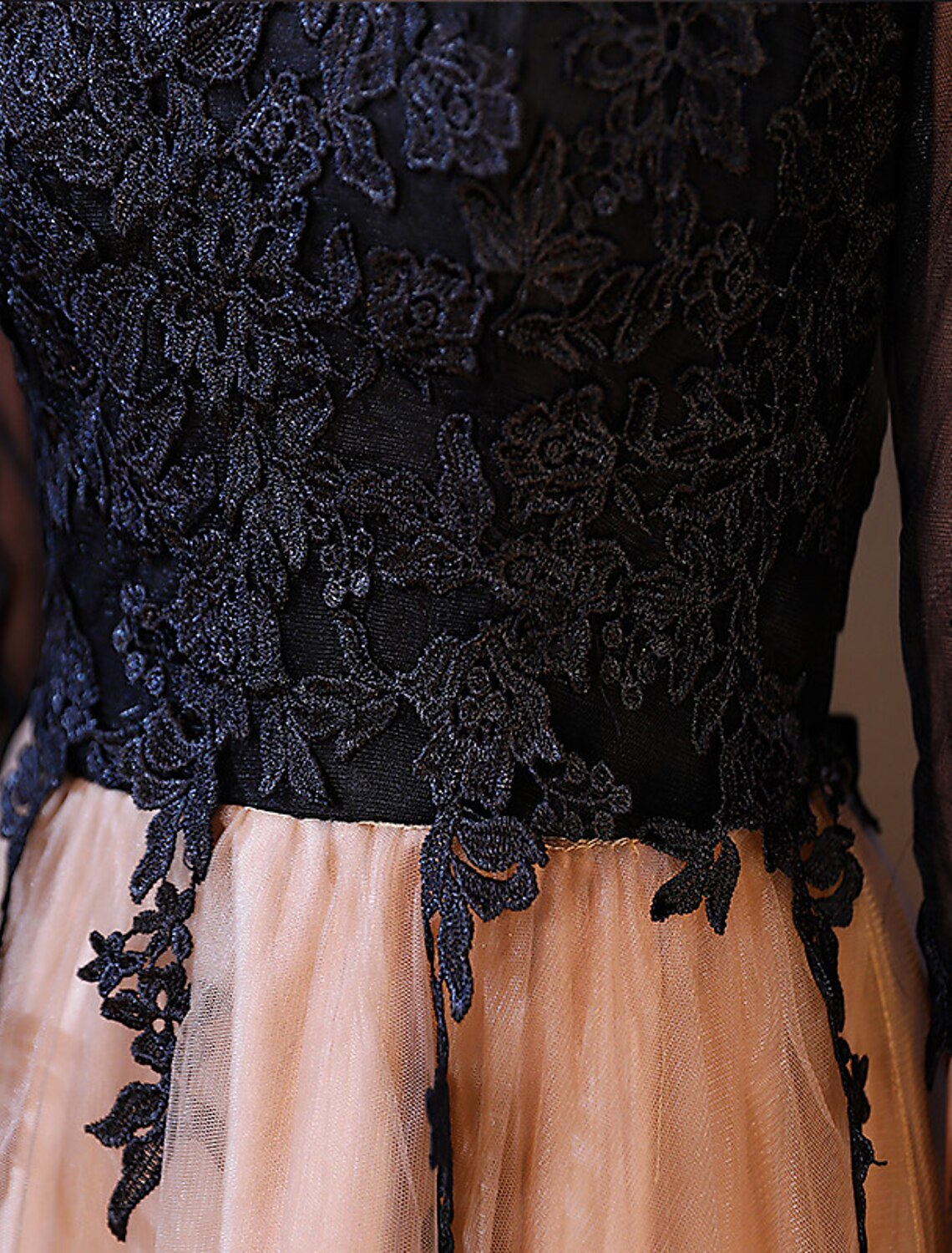 Luolandi A-Line Celebrity Style Wedding Guest Cocktail Party Dress Boat Neck Backless Half Sleeve Knee Length Lace with Lace Insert