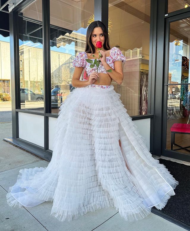 Luolandi Cute Two Pieces Square Puff Sleeve Flowy Ruffle Tiered Long Prom Dresses Beautiful