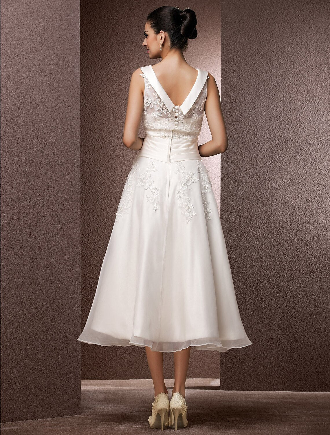 Luolandi Hall Wedding Dresses Tea Length A-Line Sleeveless Illusion Neck Lace With Pearl