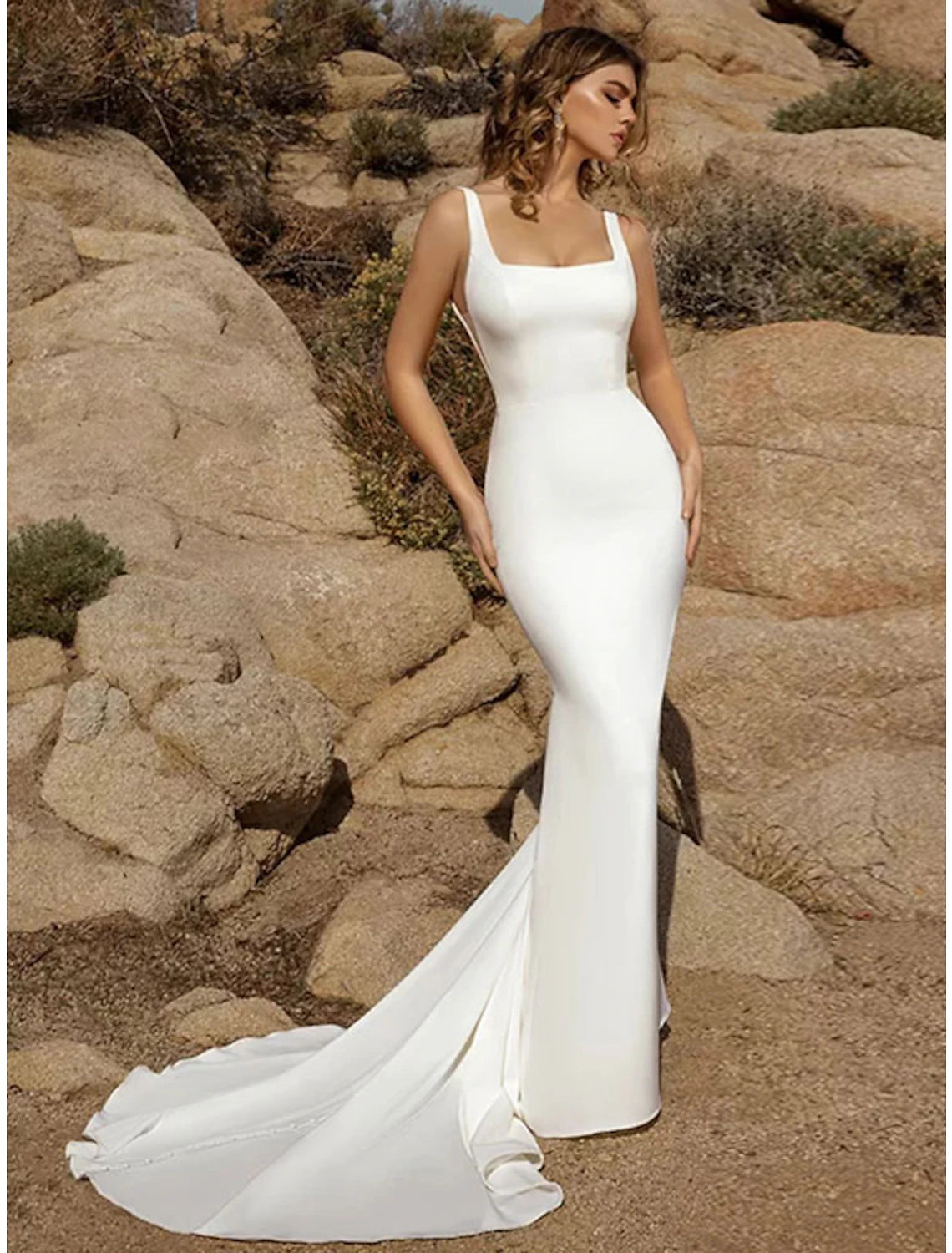 Luolandi Beach Open Back Casual Wedding Dresses Court Train Mermaid / Trumpet Sleeveless Square Neck Crepe