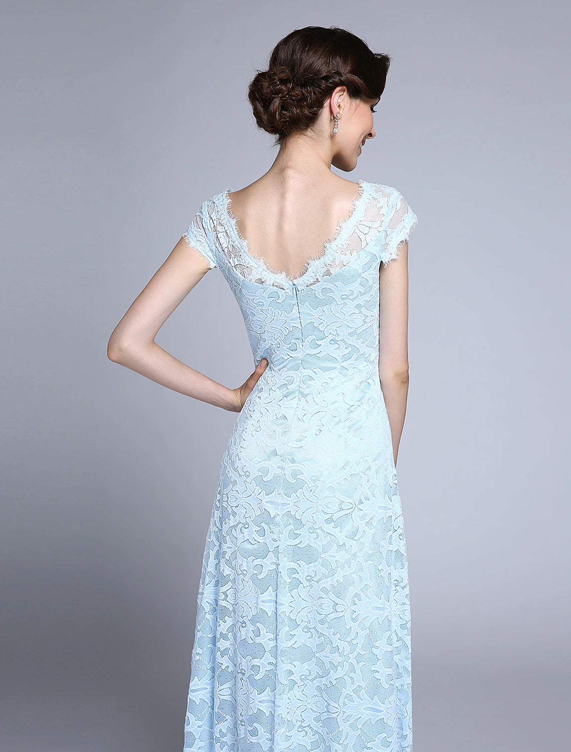 Luolandi Sheath / Column Mother of the Bride Dress Open Back Bateau Neck Floor Length Lace Short Sleeve