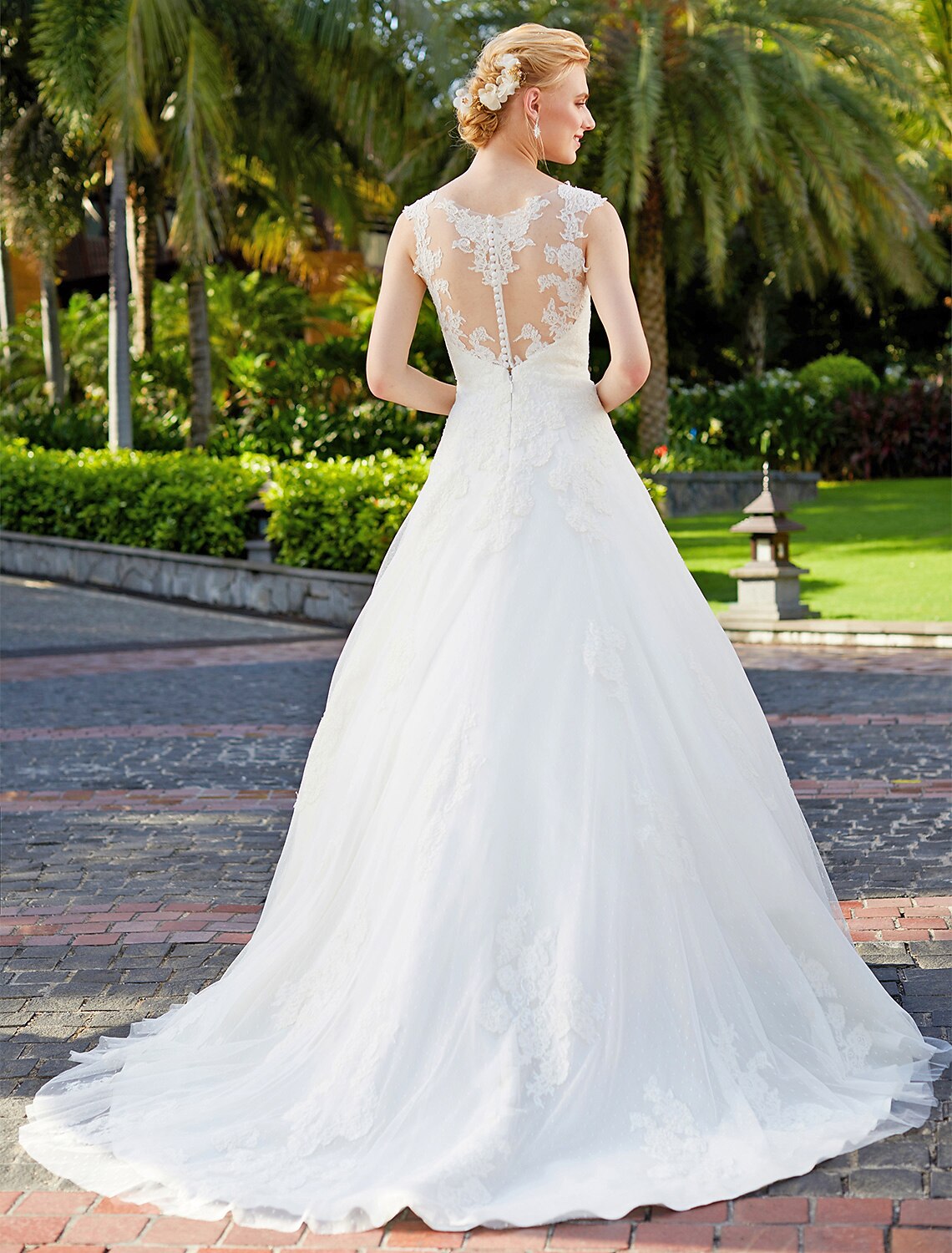 Luolandi Wedding Dresses Ball Gown V Neck Regular Straps Floor Length Tulle Over Lace Bridal Gowns