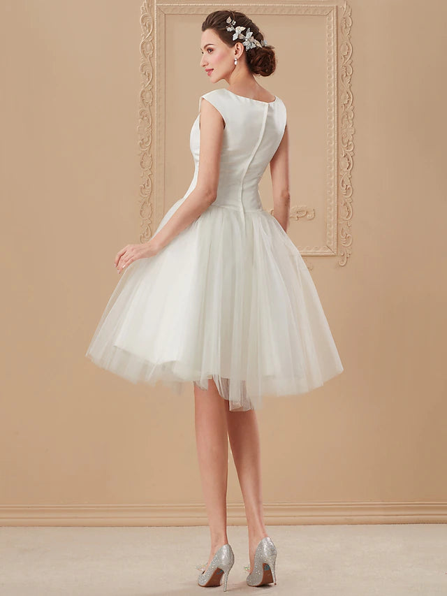 Luolandi Beach Little Dresses Wedding Dresses Knee Length A-Line Cap Sleeve Bateau Neck Satin