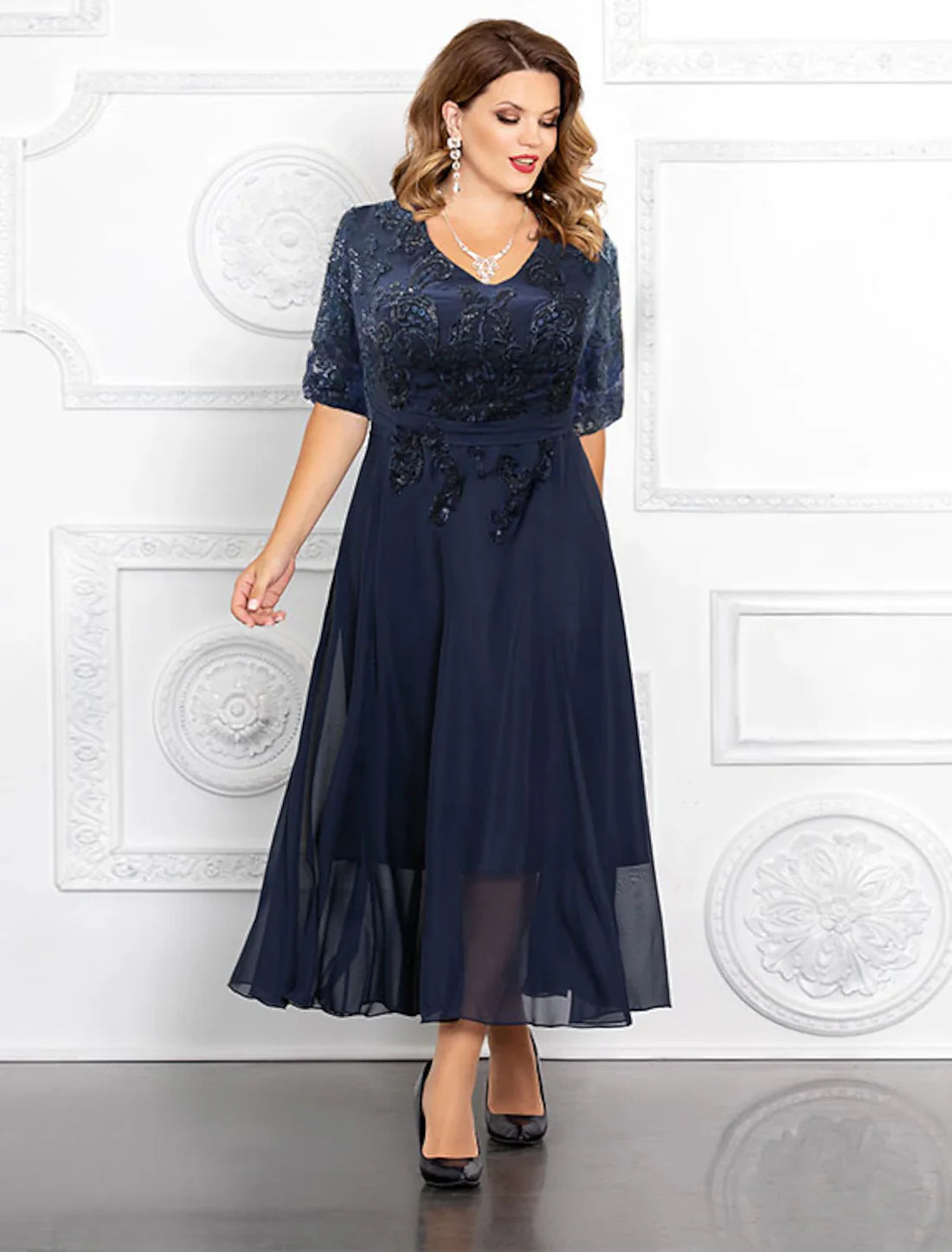 Luolandi A-Line Mother of the Bride Dress Plus Size Elegant V Neck Ankle Length Chiffon Sequined Half Sleeve with Appliques Dark Navy
