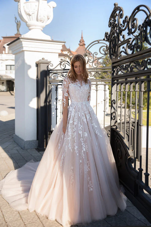 Luolandi Simple Jewel Long Sleeve Brush Train Tulle Ball Gown Wedding Dress with Appliques Elegant
