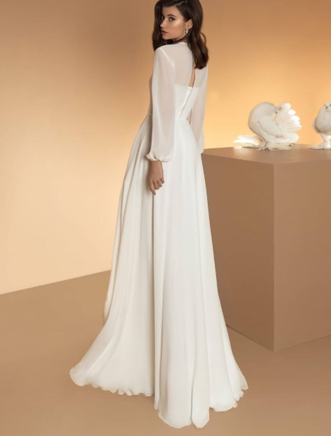 Luolandi Hall Casual Wedding Dresses A-Line Illusion Neck Long Sleeve Floor Length Chiffon Bridal Gowns