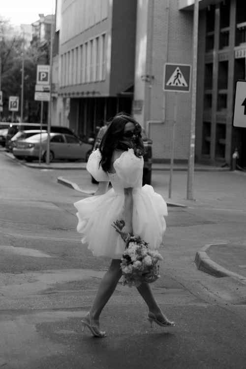 Luolandi A-Line Square-Neck Short Wedding Dress With Puffy Pearls Sleeves Party Dress