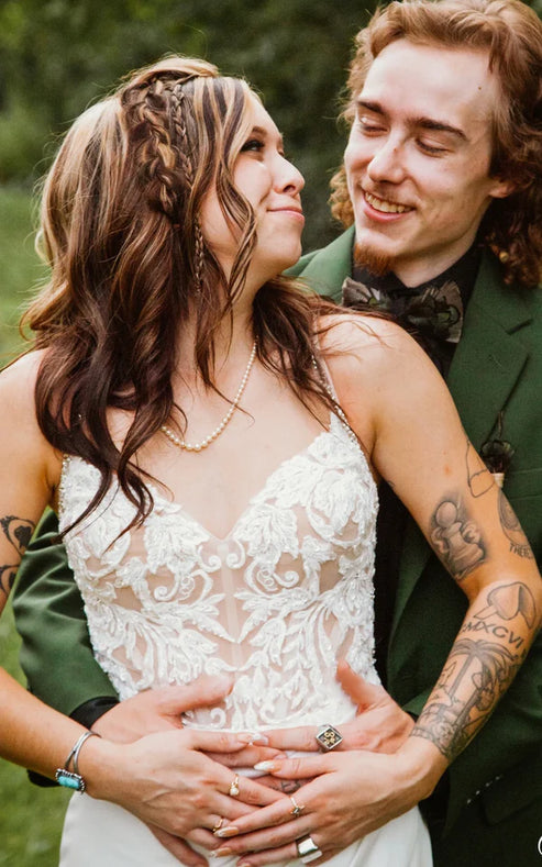 Luolandi Elegant Sheath Spaghetti Split Front  Appliques Lace Garden Bride Wedding Dress Beautiful