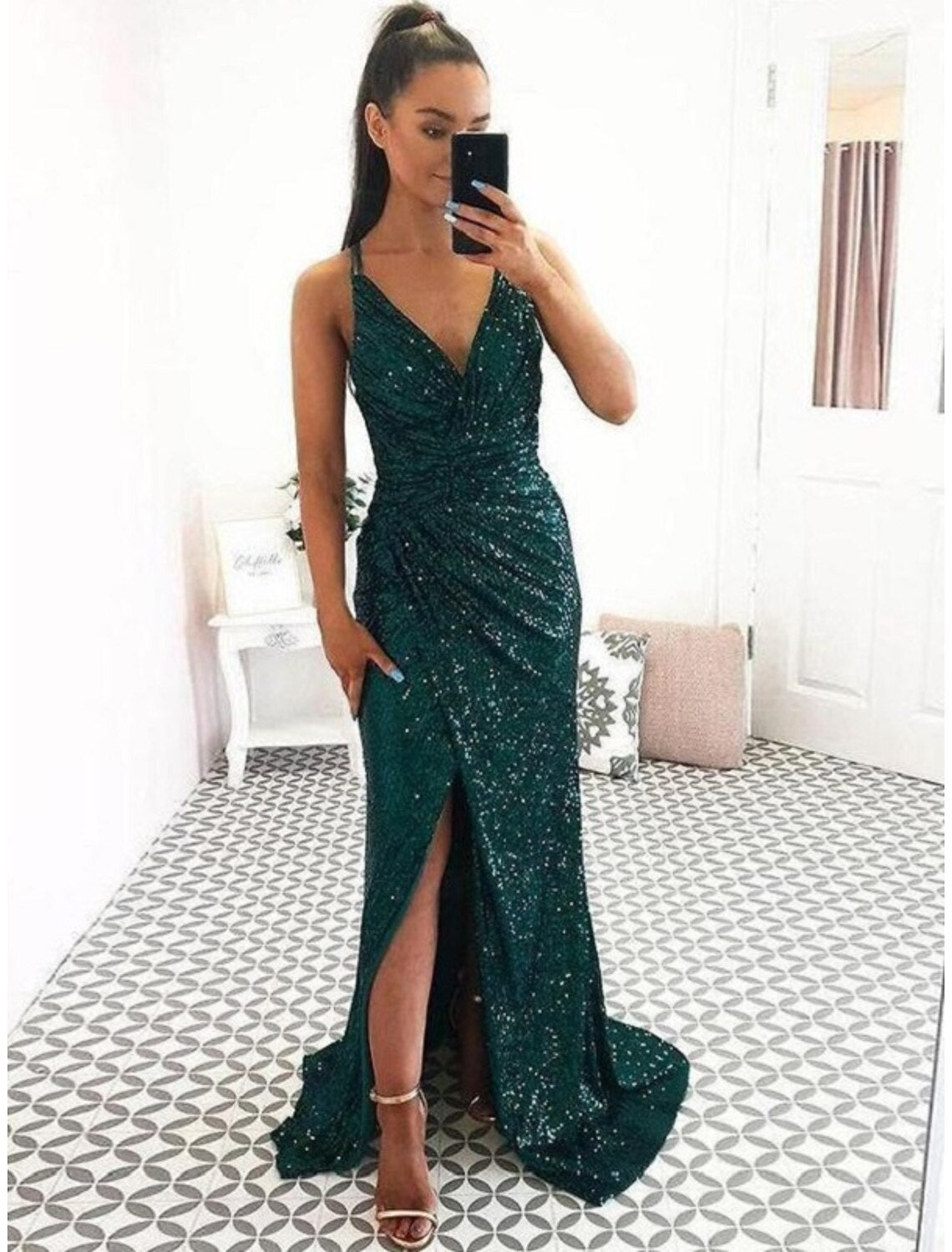 Luolandi Mermaid / Trumpet Sheath / Column Prom Dresses Sexy Dress Party Wear Sweep / Brush Train Sleeveless V Neck Sequined Backless